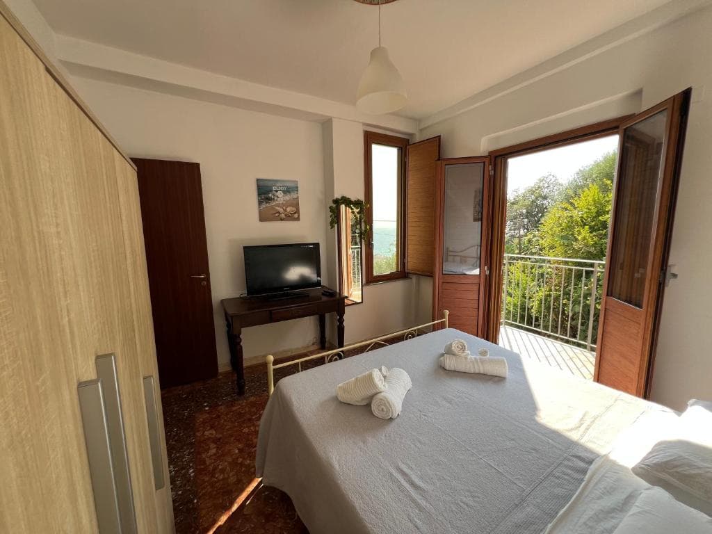 Camera da letto luminosa